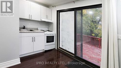 1222 Cherrydown Drive, Oshawa, ON - Indoor Photo Showing Kitchen