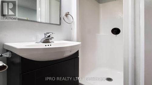 1222 Cherrydown Drive, Oshawa, ON - Indoor Photo Showing Bathroom