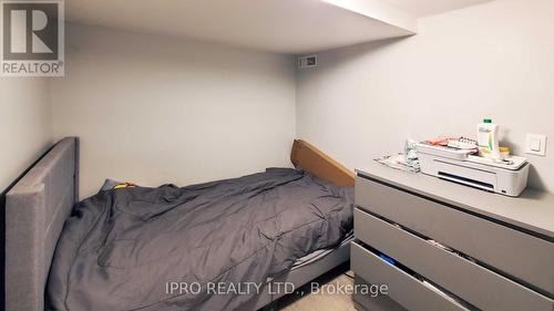 1222 Cherrydown Drive, Oshawa, ON - Indoor Photo Showing Bedroom