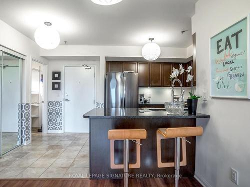 308-70 Baycliffe Cres E, Brampton, ON - Indoor Photo Showing Kitchen