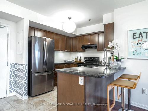 308-70 Baycliffe Cres E, Brampton, ON - Indoor Photo Showing Kitchen