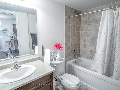 308-70 Baycliffe Cres E, Brampton, ON - Indoor Photo Showing Bathroom