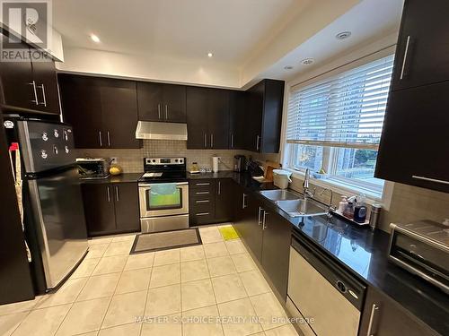 Th27 - 271 South Park Road, Markham, ON - Indoor Photo Showing Kitchen With Double Sink