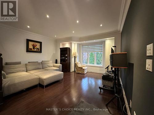 Th27 - 271 South Park Road, Markham, ON - Indoor Photo Showing Living Room