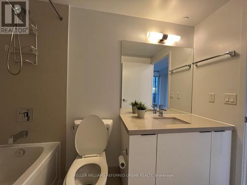 5104 - 8 Eglinton Avenue E, Toronto, ON - Indoor Photo Showing Bathroom