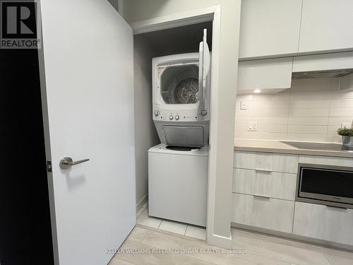 5104 - 8 Eglinton Avenue E, Toronto, ON - Indoor Photo Showing Laundry Room