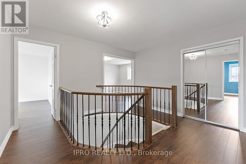 907 Leslie Valley Drive, Newmarket, ON - Indoor Photo Showing Other Room