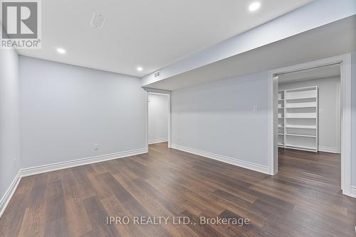 907 Leslie Valley Drive, Newmarket, ON - Indoor Photo Showing Other Room