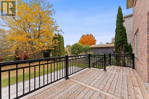 907 Leslie Valley Drive, Newmarket, ON - Outdoor With Deck Patio Veranda With Exterior