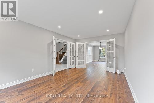 907 Leslie Valley Drive, Newmarket, ON - Indoor Photo Showing Other Room