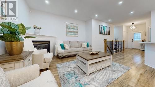 409 Georgian Drive, Barrie, ON - Indoor Photo Showing Living Room