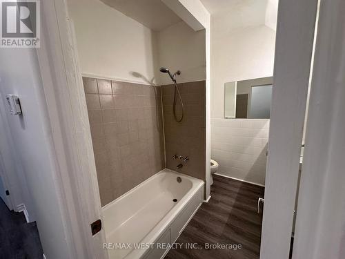 Main - 26 Walter Avenue, Newmarket, ON - Indoor Photo Showing Bathroom