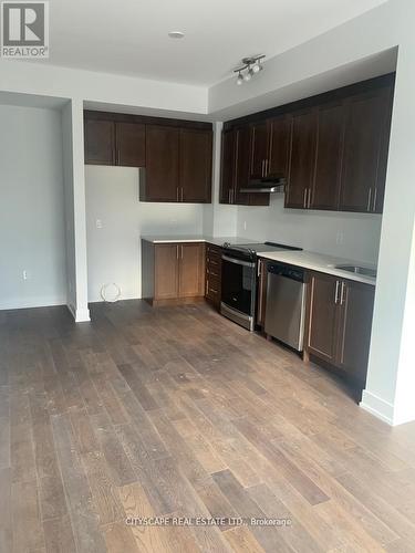 L115 - 9560 Islington Avenue, Vaughan, ON - Indoor Photo Showing Kitchen