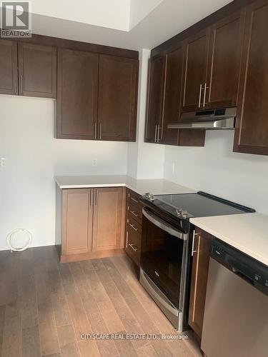 L115 - 9560 Islington Avenue, Vaughan, ON - Indoor Photo Showing Kitchen