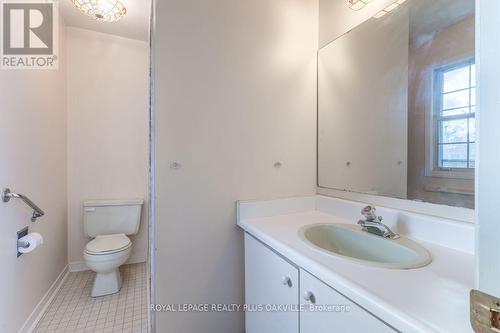 3465 Wilmot Crescent, Oakville, ON - Indoor Photo Showing Bathroom