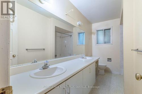 3465 Wilmot Crescent, Oakville, ON - Indoor Photo Showing Bathroom