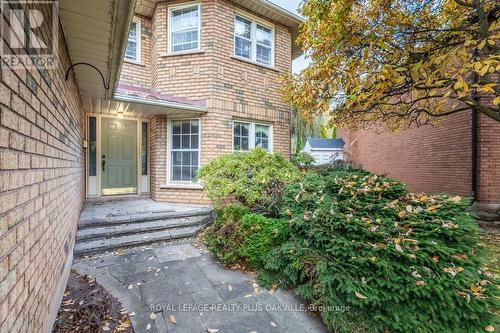 3465 Wilmot Crescent, Oakville, ON - Outdoor