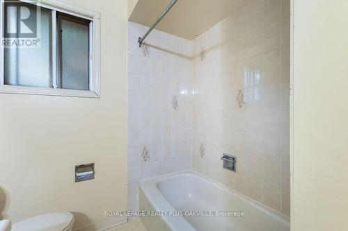 3465 Wilmot Crescent, Oakville, ON - Indoor Photo Showing Bathroom