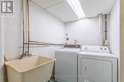 3465 Wilmot Crescent, Oakville, ON - Indoor Photo Showing Laundry Room