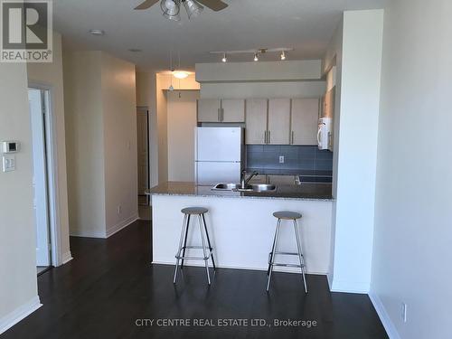 2910 - 3515 Kariya Drive, Mississauga, ON - Indoor Photo Showing Kitchen With Double Sink