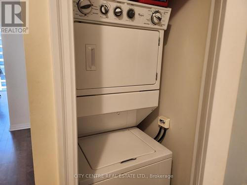 2910 - 3515 Kariya Drive, Mississauga, ON - Indoor Photo Showing Laundry Room