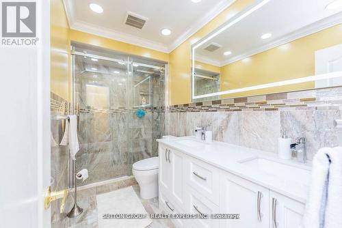 7074 Magic Court, Mississauga, ON - Indoor Photo Showing Bathroom