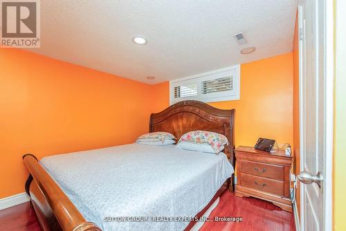 7074 Magic Court, Mississauga, ON - Indoor Photo Showing Bedroom