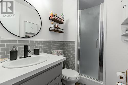 3230 Tufts Bay E, Regina, SK - Indoor Photo Showing Bathroom