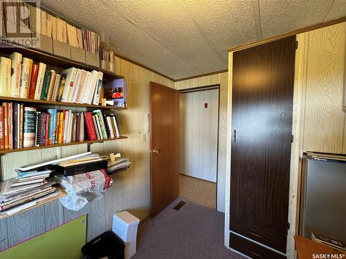 909 9Th Street, Perdue, SK - Indoor Photo Showing Other Room