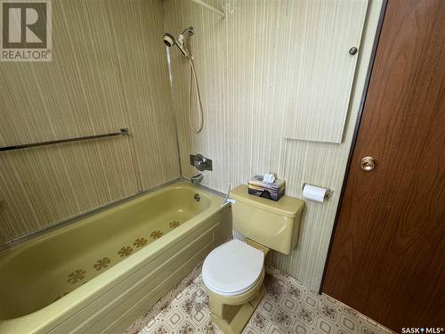 909 9Th Street, Perdue, SK - Indoor Photo Showing Bathroom