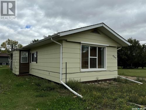 909 9Th Street, Perdue, SK - Outdoor With Exterior