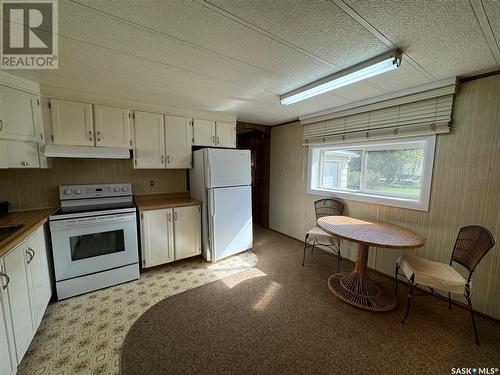 909 9Th Street, Perdue, SK - Indoor Photo Showing Kitchen