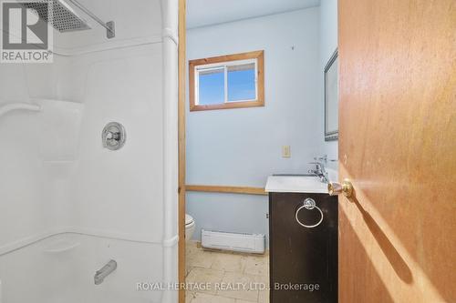 223 Lakeshore Road, Brighton, ON -  Photo Showing Bathroom