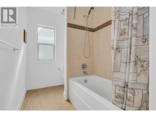 157 Terrace Hill Place, Kelowna, BC - Indoor Photo Showing Bathroom