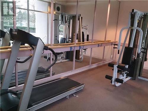 15Fl 9603 Manchester, Burnaby, BC - Indoor Photo Showing Gym Room