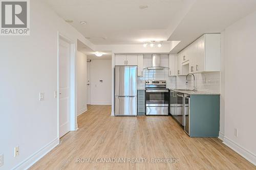 701 - 25 Town Centre Court, Toronto, ON - Indoor Photo Showing Kitchen