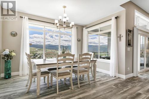 1077 Loseth Drive, Kelowna, BC - Indoor Photo Showing Dining Room