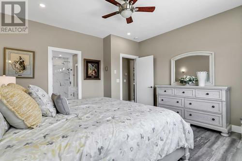 1077 Loseth Drive, Kelowna, BC - Indoor Photo Showing Bedroom