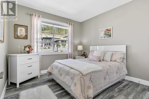 1077 Loseth Drive, Kelowna, BC - Indoor Photo Showing Bedroom