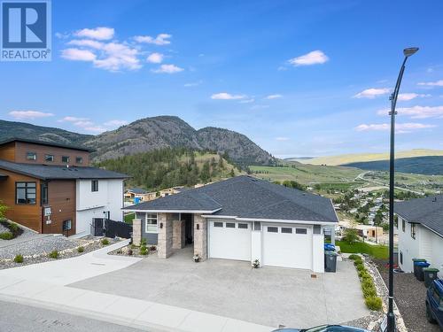 1077 Loseth Drive, Kelowna, BC - Outdoor