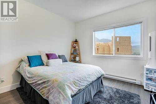 1077 Loseth Drive, Kelowna, BC - Indoor Photo Showing Bedroom