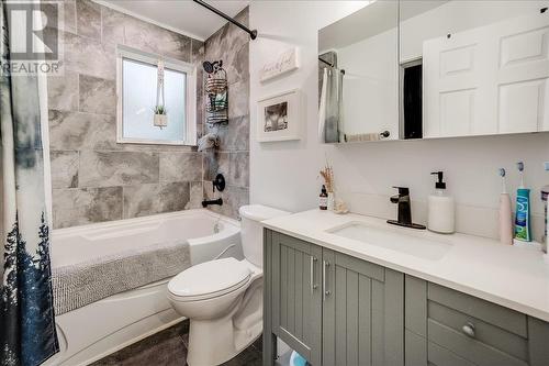 4131 Shasheen Road Road Lot# Lot B, Nelson, BC - Indoor Photo Showing Bathroom