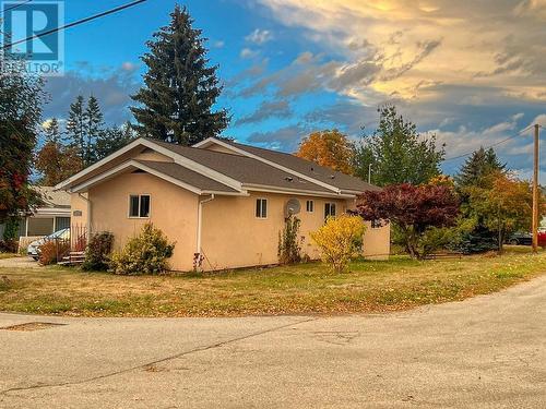 1220 Ash Street Street, Creston, BC - Outdoor