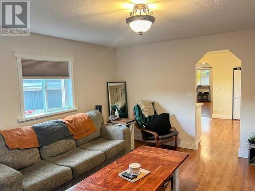 1220 Ash Street Street, Creston, BC - Indoor Photo Showing Living Room