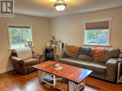 1220 Ash Street Street, Creston, BC - Indoor Photo Showing Living Room