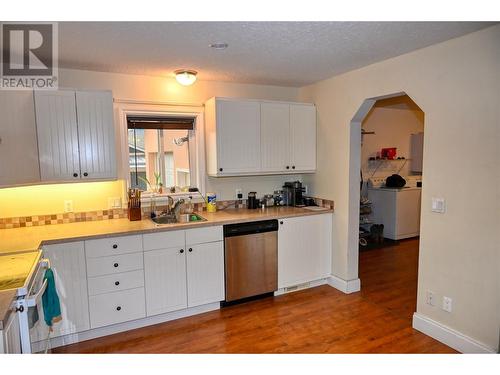 1220 Ash Street Street, Creston, BC - Indoor Photo Showing Kitchen