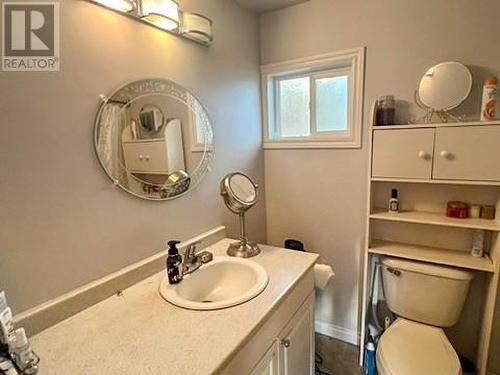 1220 Ash Street Street, Creston, BC - Indoor Photo Showing Bathroom