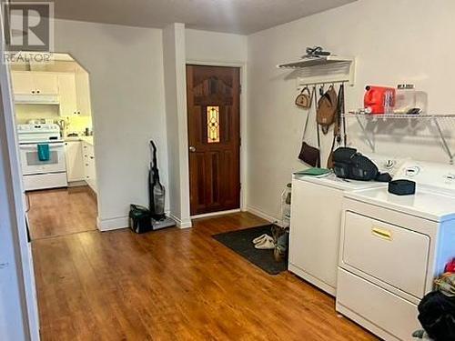 1220 Ash Street Street, Creston, BC - Indoor Photo Showing Laundry Room