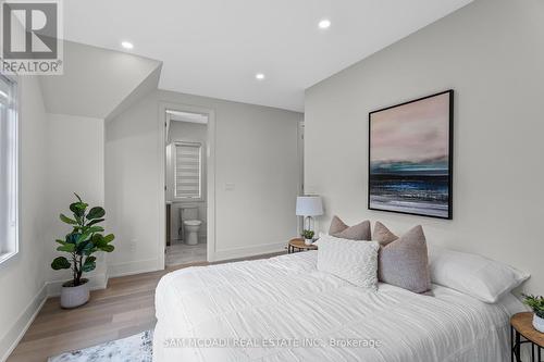 1080 Roosevelt Road, Mississauga, ON - Indoor Photo Showing Bedroom