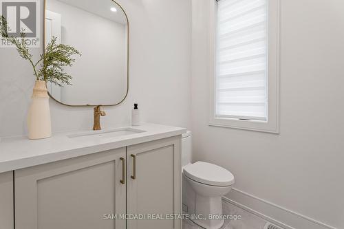 1080 Roosevelt Road, Mississauga, ON - Indoor Photo Showing Bathroom